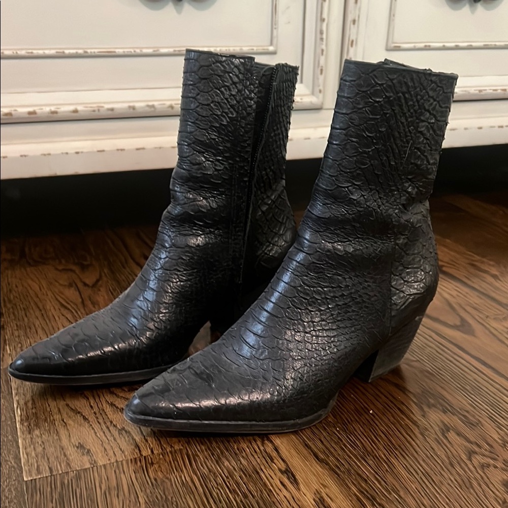 Matisse Black Heeled Boots with Textured Finish